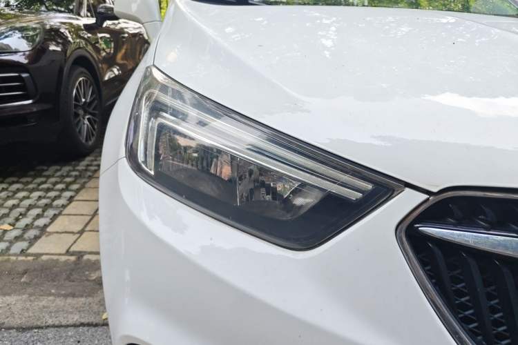 Used Buick Encore 2018 18T Automatic Two-Wheel Drive Urban Leading Model Right Front Headlight