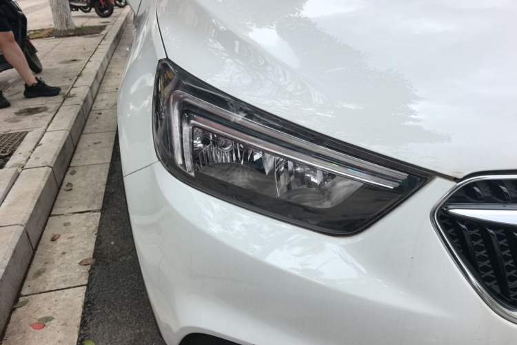 Used Buick Encore 2018 18T Automatic Two-Wheel Drive Urban Leading Model Right Front Headlight