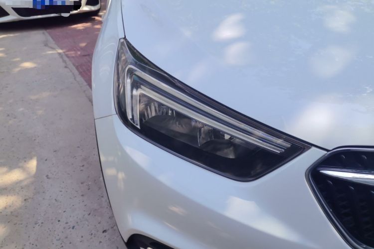 Used Buick Encore 2018 18T Automatic Two-Wheel Drive Urban Fashion Model Right Front Headlight