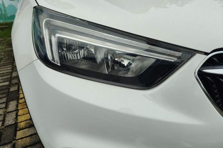 Used Buick Encore 2018 18T Automatic Two-Wheel Drive Urban Leading Model Right Front Headlight