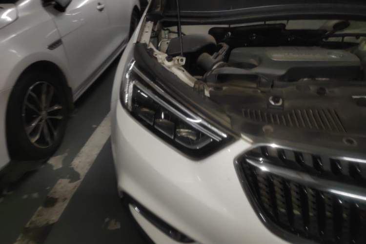 Used Buick Encore 2018 18T Automatic Two-Wheel Drive Urban Elite Model Right Front Headlight