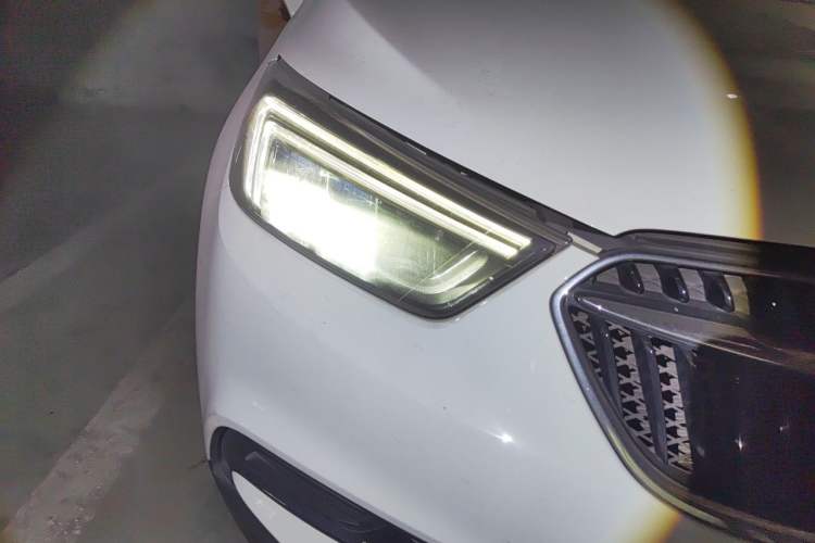Used Buick Encore 2018 18T Automatic Two-Wheel Drive Urban Elite Model Right Front Headlight