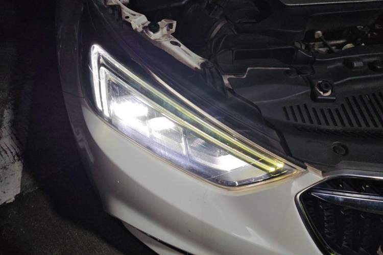 Used Buick Encore 2018 18T Automatic Two-Wheel Drive Urban Elite Model Right Front Headlight