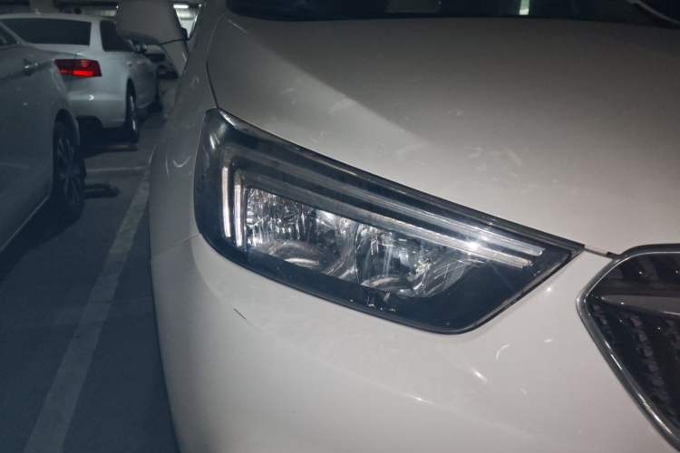Used Buick Encore 2018 18T Automatic Two-Wheel Drive Urban Leading Model Right Front Headlight