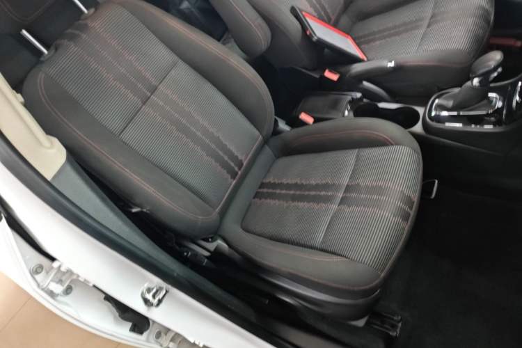 Used Buick Encore 2018 18T Automatic Two-Wheel Drive Urban Leading Model Right Front Seat