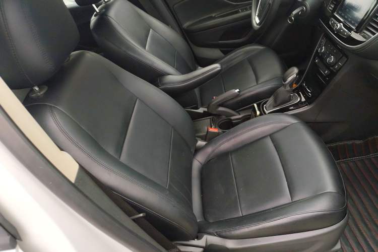 Used Buick Encore 2018 18T Automatic Two-Wheel Drive Urban Leading Model Right Front Seat