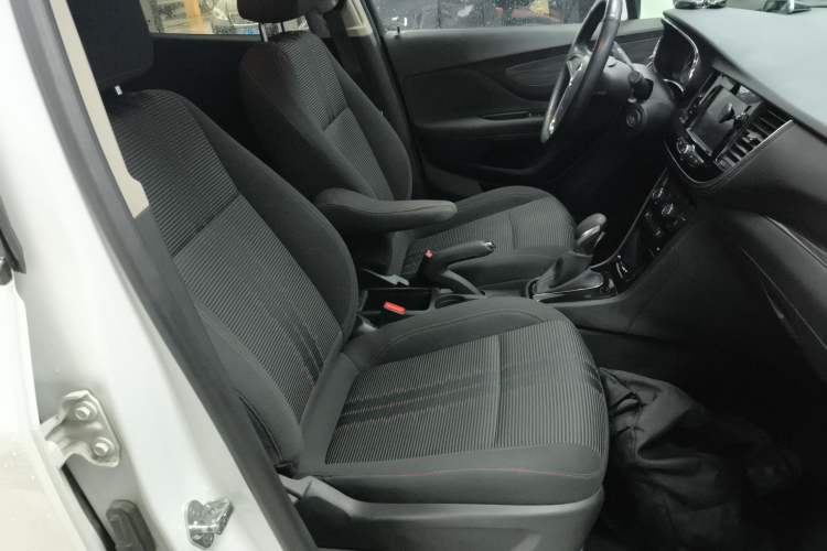 Used Buick Encore 2018 18T Automatic Two-Wheel Drive Urban Leading Model Right Front Seat