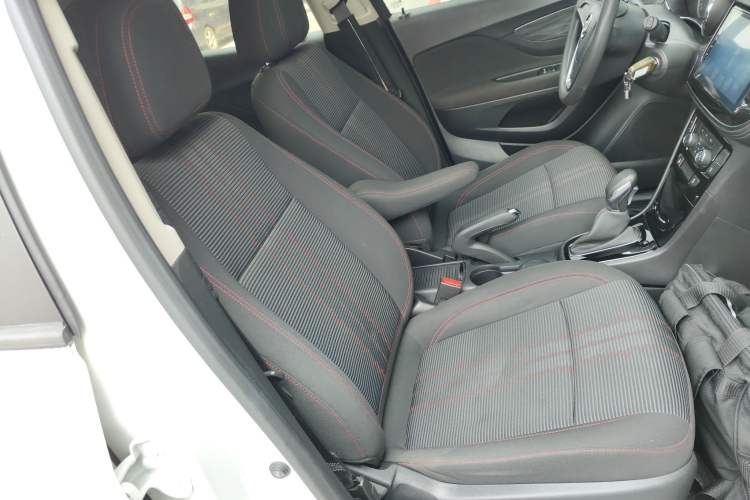 Used Buick Encore 2018 18T Automatic Two-Wheel Drive Urban Leading Model Right Front Seat