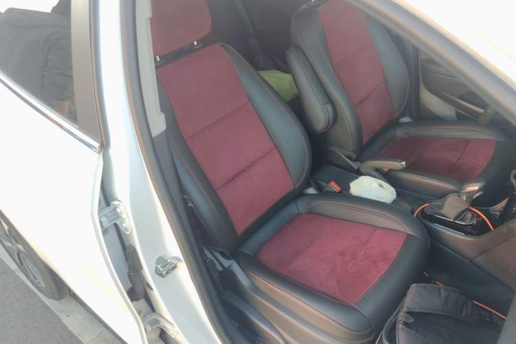 Used Buick Encore 2018 18T Automatic Two-Wheel Drive Urban Elite Model Right Front Seat