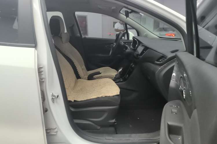 Used Buick Encore 2018 18T Automatic Two-Wheel Drive Urban Leading Model Right Front Seat