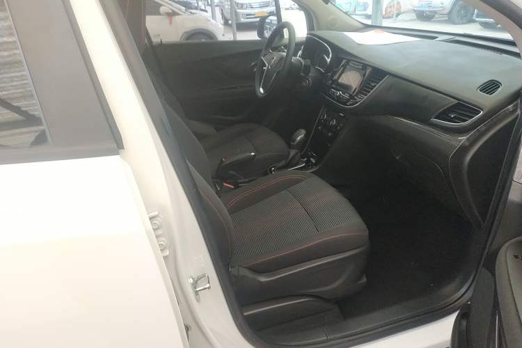 Used Buick Encore 2018 18T Automatic Two-Wheel Drive Urban Leading Model Right Front Seat