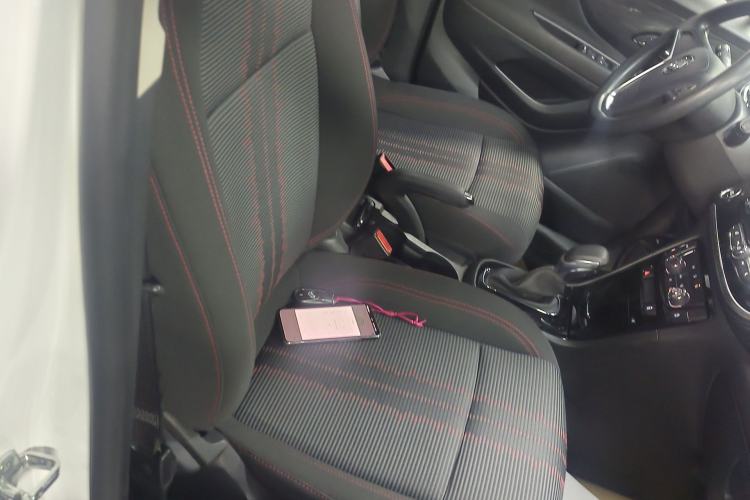 Used Buick Encore 2018 18T Automatic Two-Wheel Drive Urban Fashion Model Right Front Seat