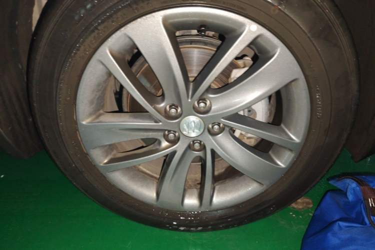 Used Buick Encore 2018 18T Automatic Two-Wheel Drive Urban Fashion Model Right Front Wheel Hub