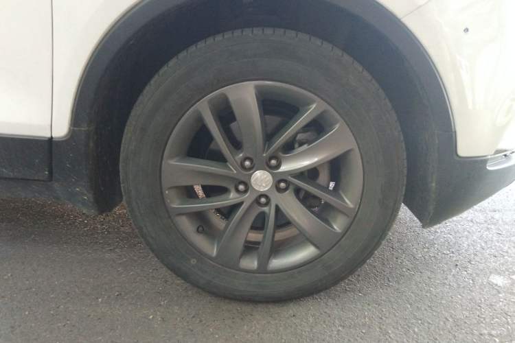 Used Buick Encore 2018 18T Automatic Two-Wheel Drive Urban Fashion Model Right Front Wheel Hub