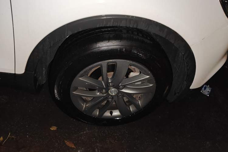 Used Buick Encore 2018 18T Automatic Two-Wheel Drive Urban Leading Model Right Front Wheel Hub