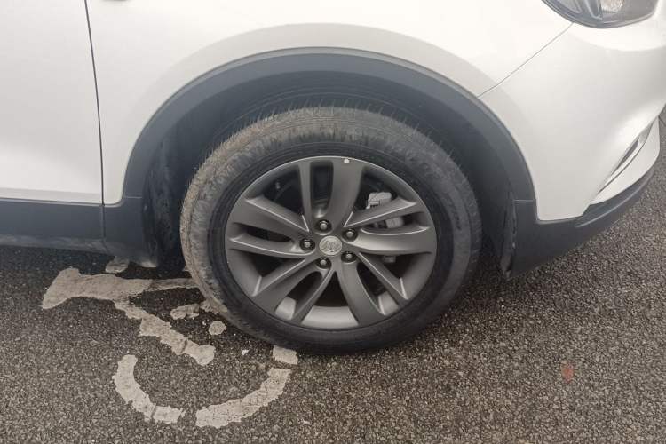 Used Buick Encore 2018 18T Automatic Two-Wheel Drive Urban Fashion Model Right Front Wheel Hub