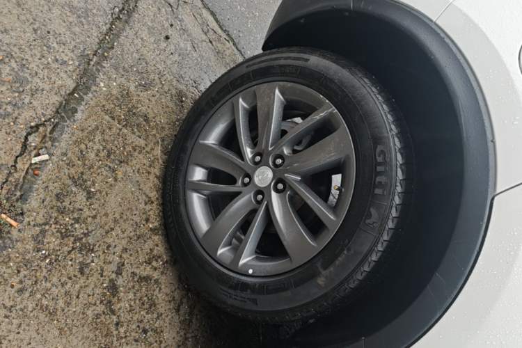 Used Buick Encore 2018 18T Automatic Two-Wheel Drive Urban Leading Model Right Rear Wheel Hub