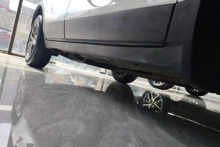 Used Buick Encore 2018 18T Automatic Two-Wheel Drive Urban Leading Model Right Side Sill