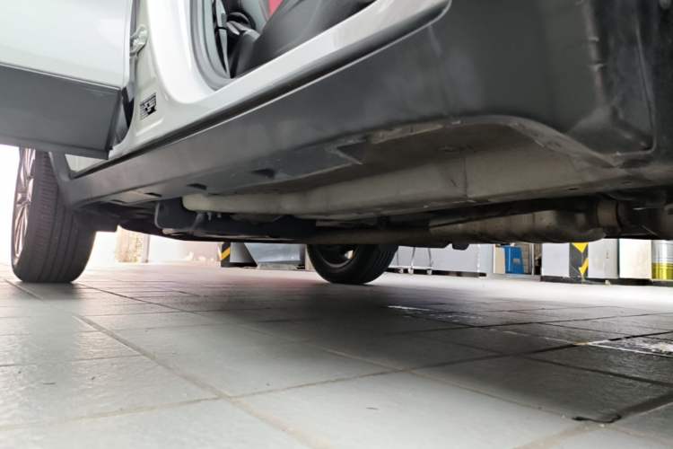 Used Buick Encore 2018 18T Automatic Two-Wheel Drive Urban Elite Model Right Side Sill