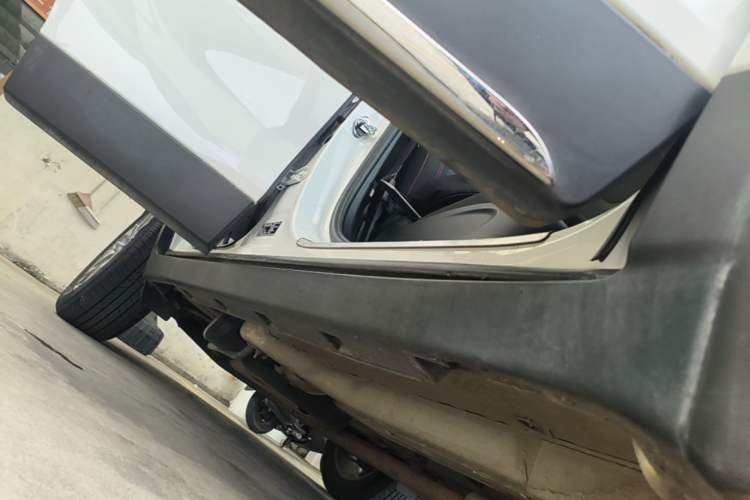 Used Buick Encore 2018 18T Automatic Two-Wheel Drive Urban Leading Model Right Side Sill