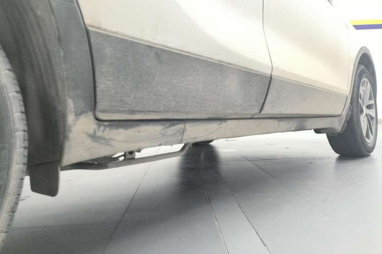 Used Buick Encore 2018 18T Automatic Two-Wheel Drive Urban Leading Model Right Side Sill