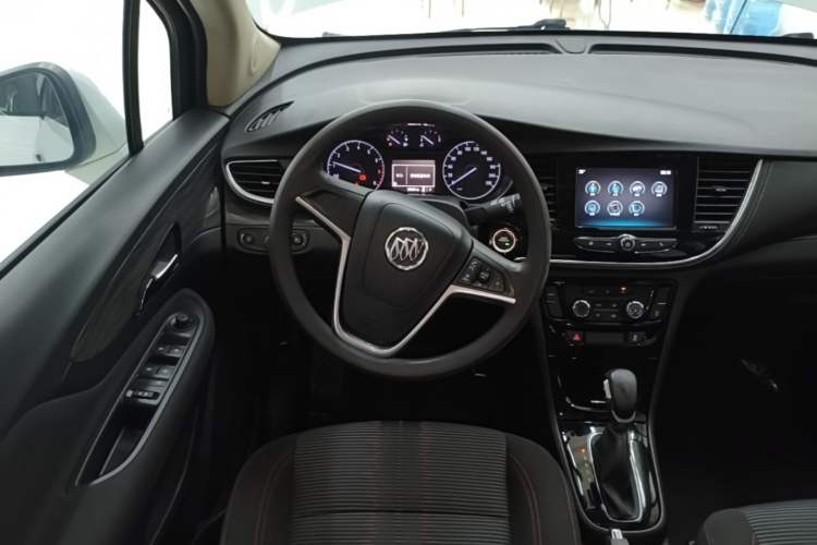 Used Buick Encore 2018 18T Automatic Two-Wheel Drive Urban Fashion Model Steering Wheel