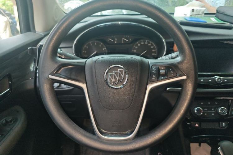 Used Buick Encore 2018 18T Automatic Two-Wheel Drive Urban Leading Model Steering Wheel