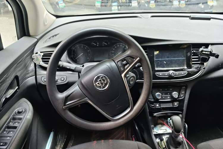 Used Buick Encore 2018 18T Automatic Two-Wheel Drive Urban Leading Model Steering Wheel