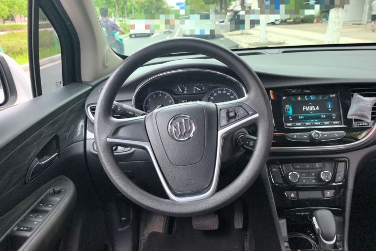 Used Buick Encore 2018 18T Automatic Two-Wheel Drive Urban Leading Model Steering Wheel