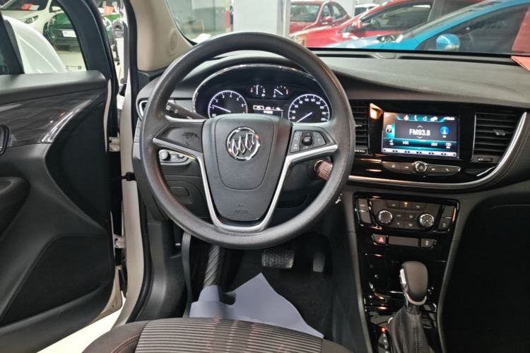 Used Buick Encore 2018 18T Automatic Two-Wheel Drive Urban Leading Model Steering Wheel