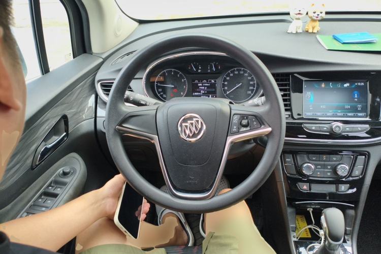 Used Buick Encore 2018 18T Automatic Two-Wheel Drive Urban Leading Model Steering Wheel