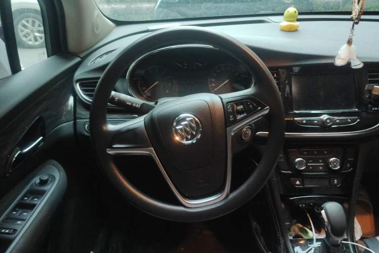 Used Buick Encore 2018 18T Automatic Two-Wheel Drive Urban Leading Model Steering Wheel