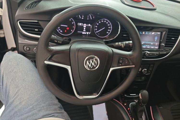 Used Buick Encore 2018 18T Automatic Two-Wheel Drive Urban Leading Model Steering Wheel