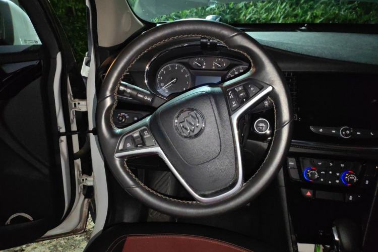 Used Buick Encore 2018 18T Automatic Two-Wheel Drive Urban Elite Model Steering Wheel