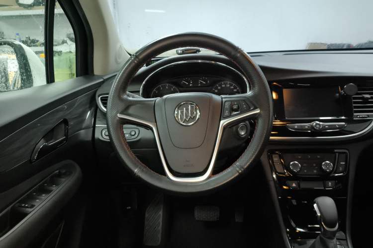 Used Buick Encore 2018 18T Automatic Two-Wheel Drive Urban Leading Model Steering Wheel