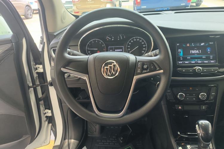 Used Buick Encore 2018 18T Automatic Two-Wheel Drive Urban Leading Model Steering Wheel