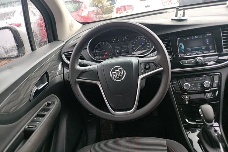 Used Buick Encore 2018 18T Automatic Two-Wheel Drive Urban Fashion Model Steering Wheel
