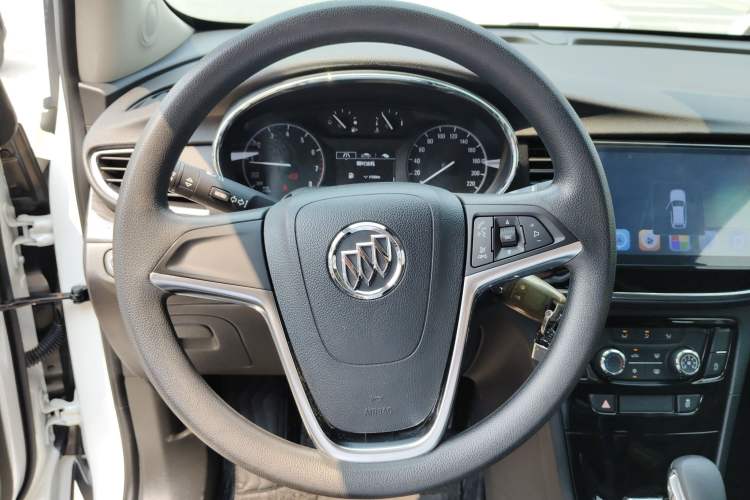 Used Buick Encore 2018 18T Automatic Two-Wheel Drive Urban Leading Model Steering Wheel