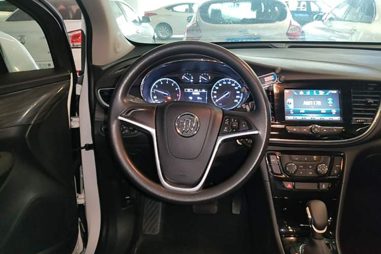 Used Buick Encore 2018 18T Automatic Two-Wheel Drive Urban Leading Model Steering Wheel