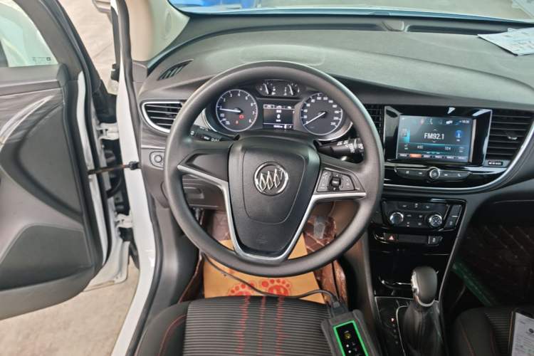 Used Buick Encore 2018 18T Automatic Two-Wheel Drive Urban Leading Model Steering Wheel