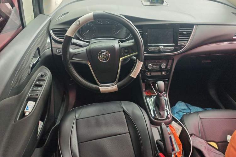 Used Buick Encore 2018 18T Automatic Two-Wheel Drive Urban Leading Model Steering Wheel