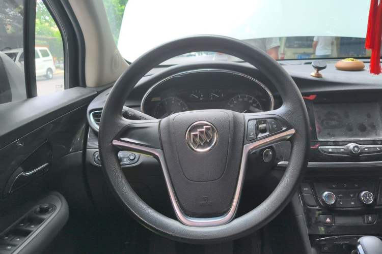 Used Buick Encore 2018 18T Automatic Two-Wheel Drive Urban Leading Model Steering Wheel