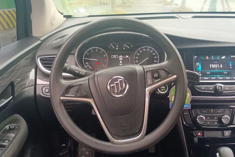 Used Buick Encore 2018 18T Automatic Two-Wheel Drive Urban Fashion Model Steering Wheel