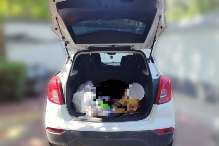 Used Buick Encore 2018 18T Automatic Two-Wheel Drive Urban Fashion Model Trunk