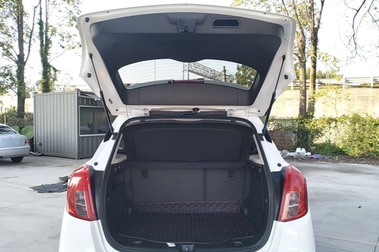 Used Buick Encore 2018 18T Automatic Two-Wheel Drive Urban Leading Model Trunk