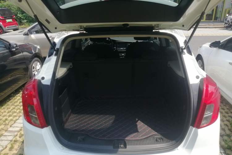 Used Buick Encore 2018 18T Automatic Two-Wheel Drive Urban Leading Model Trunk