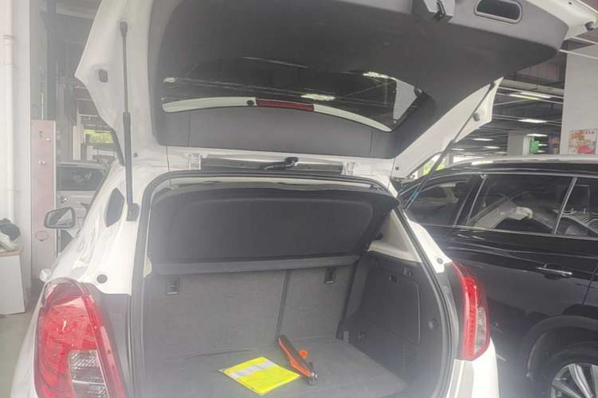 Used Buick Encore 2018 18T Automatic Two-Wheel Drive Urban Leading Model Trunk
