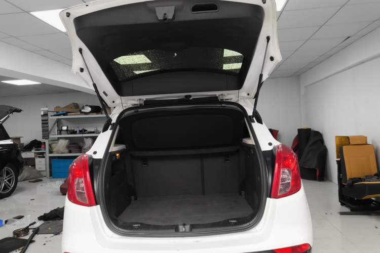 Used Buick Encore 2018 18T Automatic Two-Wheel Drive Urban Leading Model Trunk