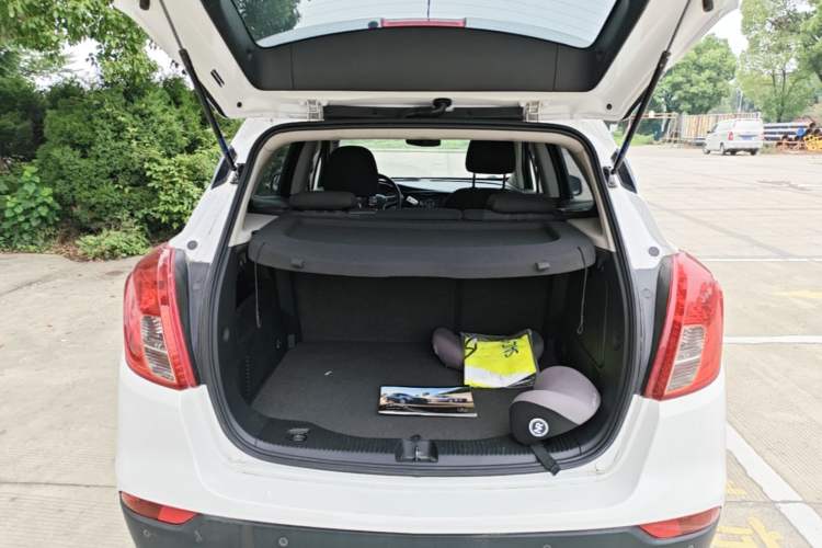 Used Buick Encore 2018 18T Automatic Two-Wheel Drive Urban Leading Model Trunk