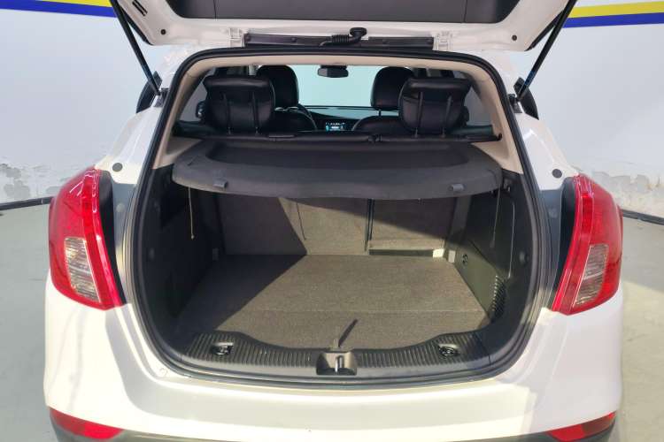 Used Buick Encore 2018 18T Automatic Two-Wheel Drive Urban Leading Model Trunk